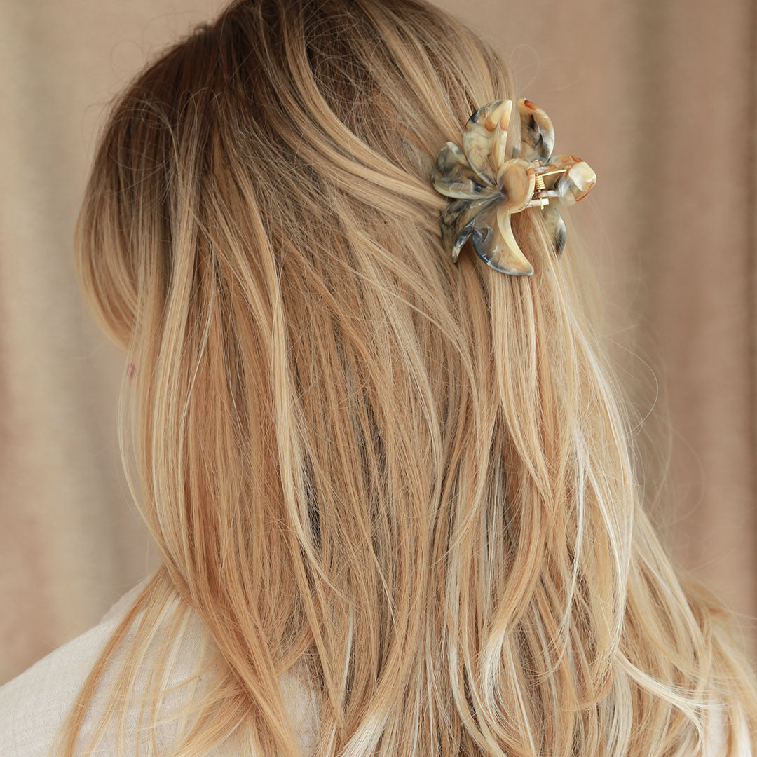 Hair clip flower fall melee