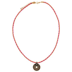 Collier amulette tibetan rose