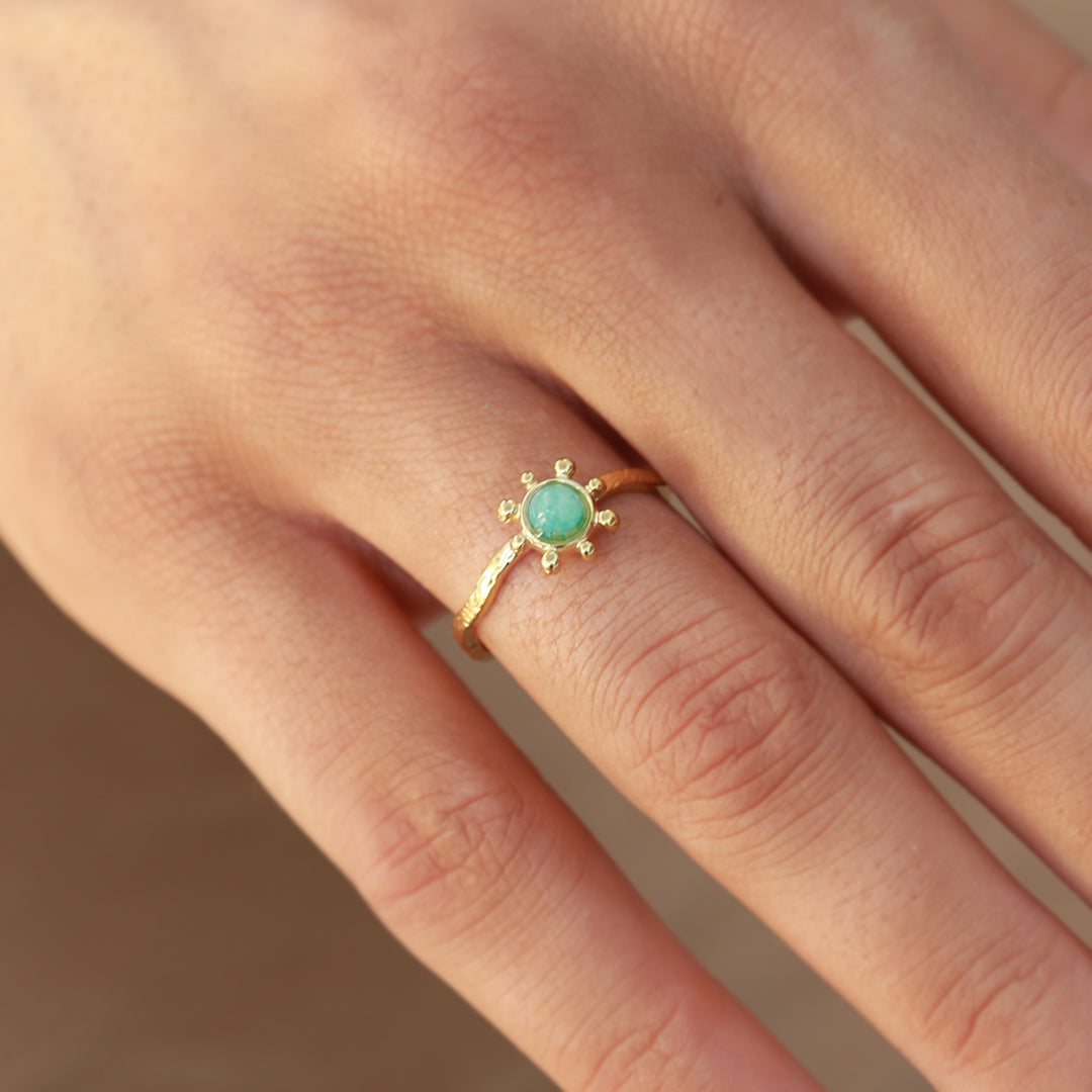 Bague dorée vert soleil