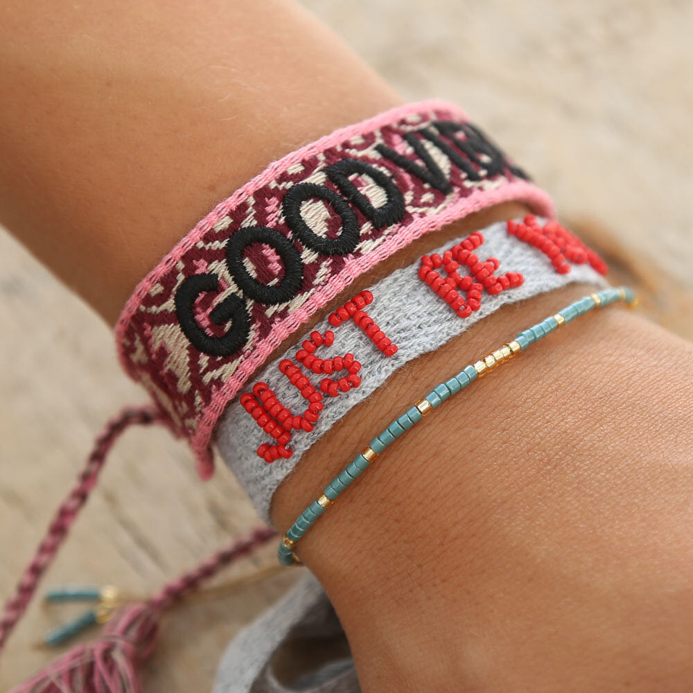 Gewebtes armband good vibes only wine red