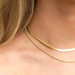 Gold necklace minimal chain